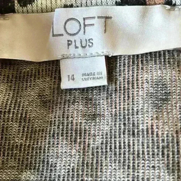 LOFT Plus Animal Print Puff Sleeve Top, size 14 - Picture 5 of 6
